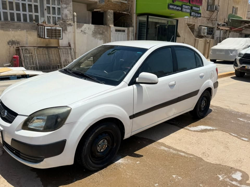 كيا ريو ٢٠٠٨
مكينه ١٦٠٠
بيها جاملغ صبغ فقط الباقي كفاله 
تبريد ثلج ❄️ 
رقم بغداد مميز 
للاستفسار الاتصال / ***********
مكانيّ ديوانية المركز
