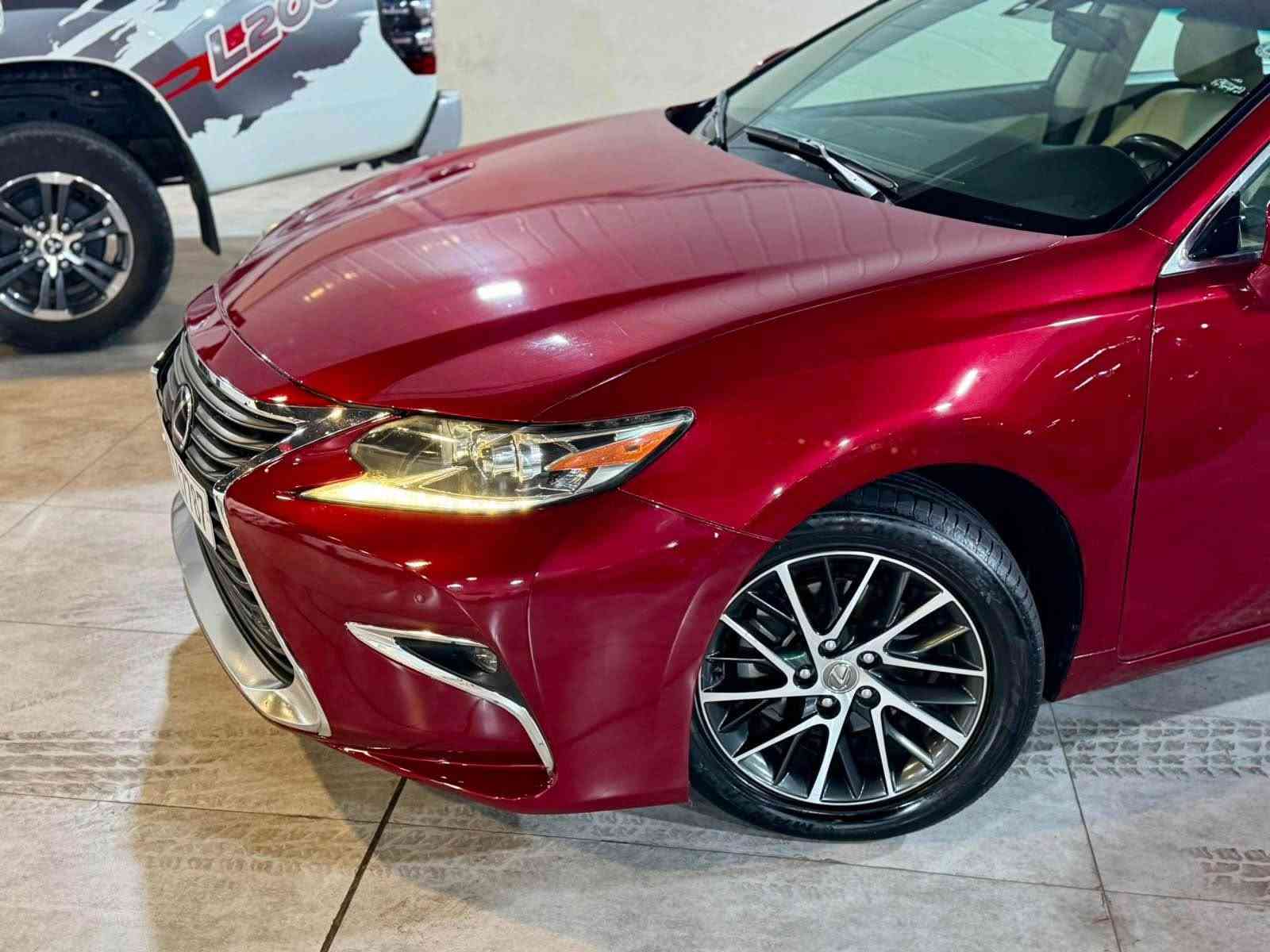 ﷽
                                                 LEXUS ES350 2016
◽️ليگزز ES 350 موديل 2016 فول مواصفات
🔹لون مميز ( ماروني ) 
        ~~~~~~~~~~~~~~~~~~~~~~~~~~~~~~~~~
مكان🌇: سليماني               
سعر💵: 158$🔐
 ☎️موبايل / ***********
                   *********** واتساب
        ~~~~~~~~~~~~~~~~~~~~~~~~~~~~~~~~~
◽️محرك V6 3.5L سته سلندر
🔹گير و محرك بشرط مامفتوح ✅
بدون صوت بدون صرف و خلل بشرط فحص
🔹ماشيه 80 الف حقيقي📦✅

▫️بيها {{ بنيد و نص قبغ جنتة صبوغ }} بدون داخل❌
🔹سيارة جديد حيل حيلوة نضيفة📦

◽️مواصفات
{{ بصمة - فتحة - داخل بيجي و قهواي  - رادار أمامي و جانبي   - كشنات جلد - كشن تتفيىة و تبريد - كشن و ستيرن كهربا - كشن خزن  - شاشة - ماوص - تبريد مركزي - نيزامي أيكو - نيزامي سبورت - لايت ليدو زينون - مراي شفت - ڤوليوم - بلاجكتور - بعد هواي مواصفات }}

◽️اربع تاير و ويل بيلادي جديد بدون مصروف
🔹نظافه ١٠٠٪؜ كامل سيرفس بدون نقص و بدون مصرف
🔹بسميً السنويه بشرط تحويل و خرامه
🔹سنوي و رقم و هزة كلها جديد
سياره مابيها دينار مصرف كامل من كل نواحي

نفسي يوم /تحويل و كاله حاظر
مكان / داخل سليمانيه🌆
        ~~~~~~~~~~~~~~~~~~~~~~~~~~~~~~~~~ السليمانية, العراق
