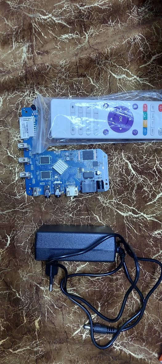 سلام عليكم عندي 3 شاشات الاولى جنرال برافو 43 مقوس نت السعر 155 الف وشاشتين حجم 42 نو ع شونك ونوع ديكو اصلي قديم مو مجدد بدون نت سعر الوحدة  125 الف تريد Tv box فول برامج ابيعلك بسعر الجملة مكاني بغداد ***********
