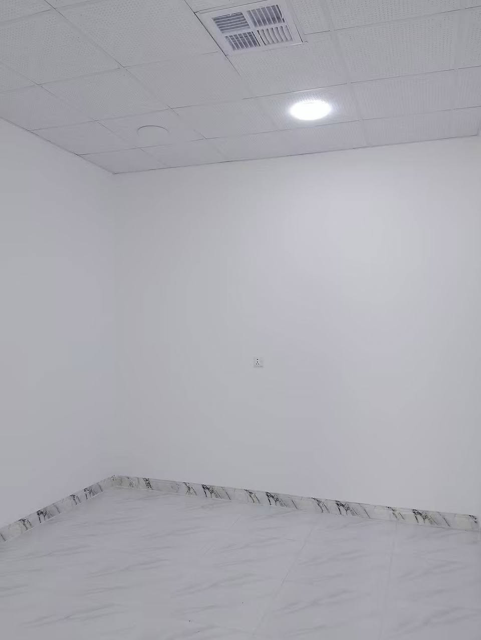 السلام عليكم #للايجار ١٠٤متر مربع
غرفتين.. استقبال.. صاله..مطبخ.. وتخاريجه
نظام الدكتات كل مكان دكت من عده المطبخ
بي مبرده جبيره
وتانكي ١٠٠٠
ماطور
كيزر
خط مولده وقاطع ٥ امبير
وكاونتر
٣٥٠ الف قفل
نجف شارع الحولي قرب وزارة الشباب والرياضة
***********
