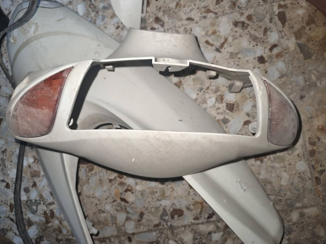سلام عليكم كفر اكزز مال دراجه حاويه نضيف بس متروك كامل مكمل بي بس قطعه نقص إلي يم البك لايت بس للبيع مكان كربلاء حي النواب رقم الموبايل ***********
