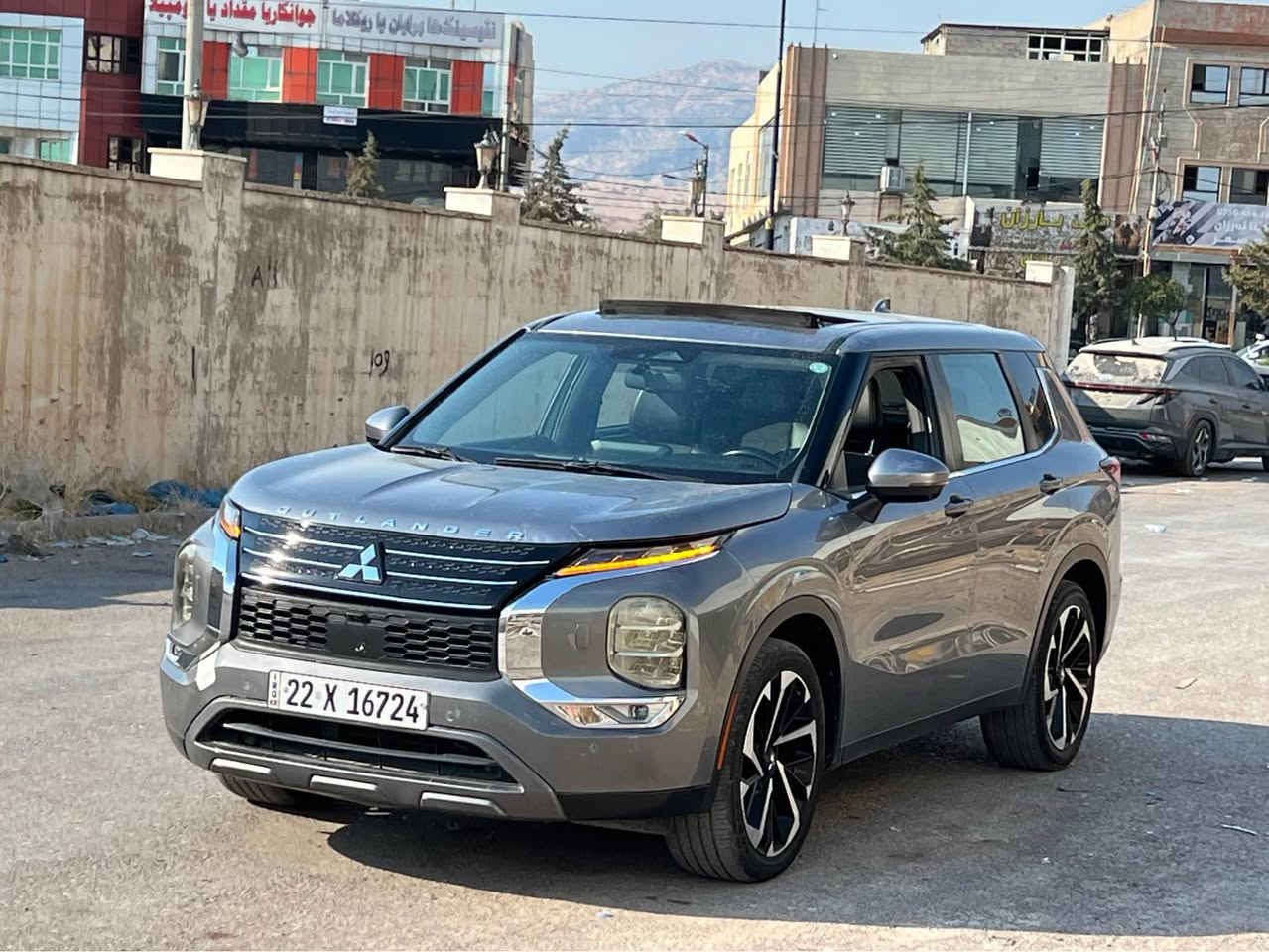 ميسيبوشي اوتلندر 2022 SE فول اخير 
سعر 230$ ورقه و بها مجال 
مواصفات
بصمه 
بريك بصمه 
شاشه الكتروني 
شاشه كبير 
رادار 
حساس 
٥ كامره 
كشن جلد 
كشن كهرباي 
حساس 
و بعد مواصفات هوايه 
رقم موبايل *********** واتساب 
مكان سياره روفيا نص اربيل و دهوك اكر, نينوى
