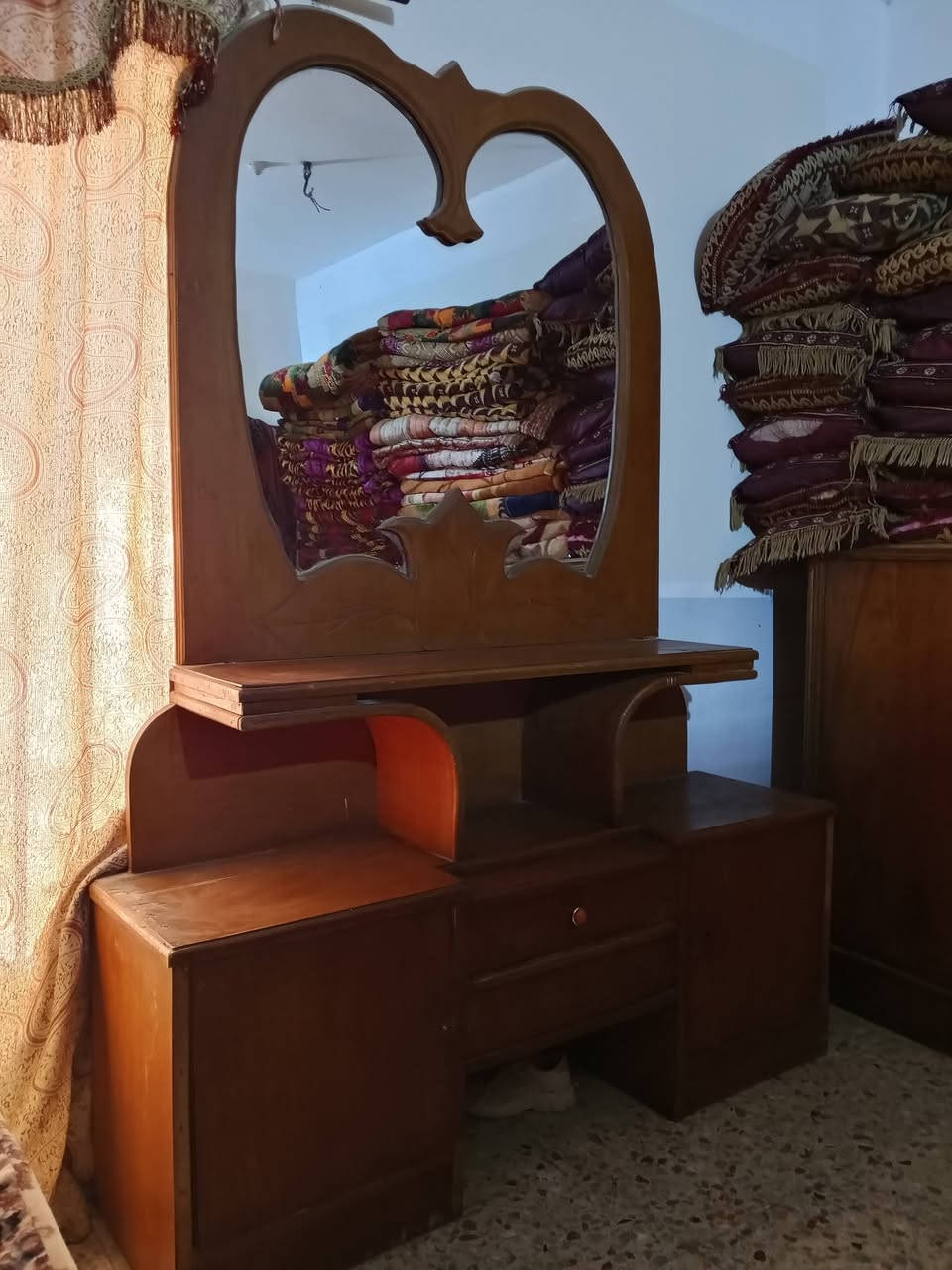 متاح غرفه الشراي بيه خير ويدلل مناسبه مكان طوريج 
***********
