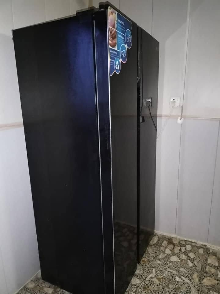 ثلاجه للبيع نظيفه جدا لتواصل على الواتس اب على هاذا الرقم ***********
