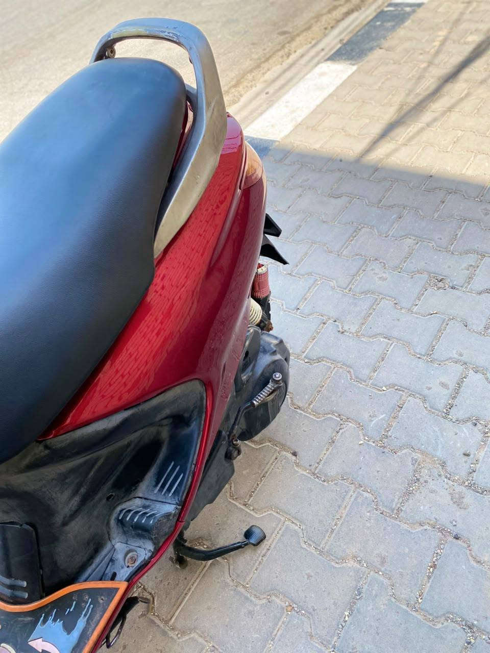 فراشه للبيع فحل  
السعر 625 وبيه مجال
رقم الوتساب *********** 
دراجه مامفتوحه شرط تفحص 
منزله من وكيل صالي 5ايام وبيه ضمان سنه 
دراجه كدام عينك تجي وتشوف 
بيه دبل خلفي رياضي وملاح دراجه كامل 
ضمان سنه تصليح مجاني وانطيك وصل لوكيل 
للتواصل وتساب او ماسنجر
