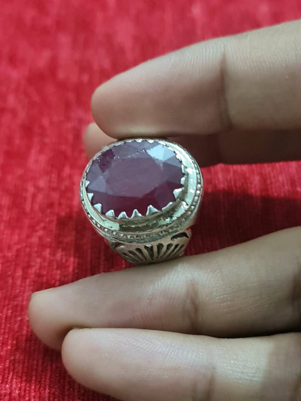 ياقوت • صياغة ثقيلة • توصيل متوفر