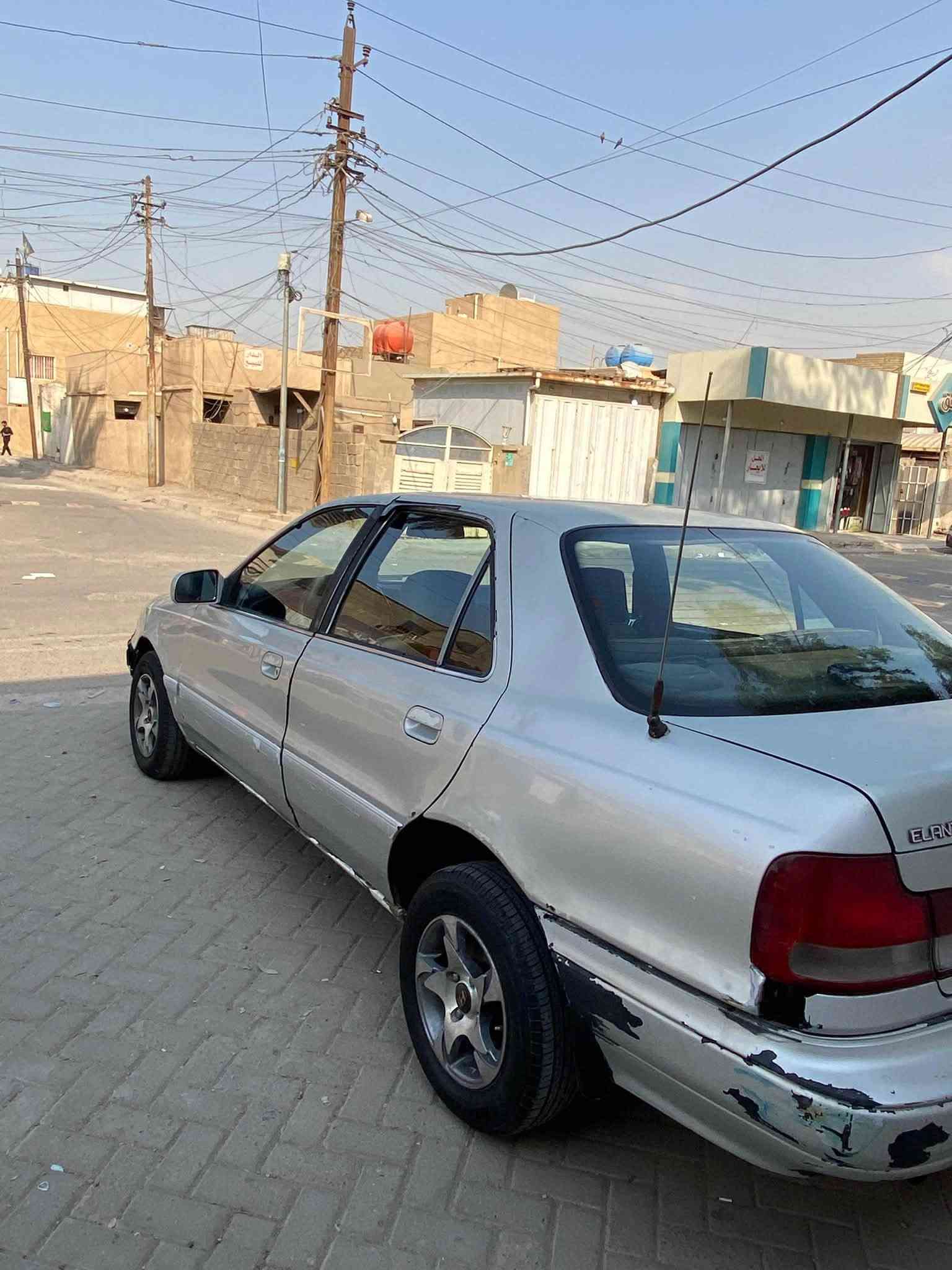 السلام عليكم الانتره مديل 94 السياره حلوه محرك كير نضيفات تدفع والتبريد شغالات رقم بغداد بسمنه  السياره شغل وطلع السعر 24 بيه مجال قليل *********** مكان السياره بغداد
