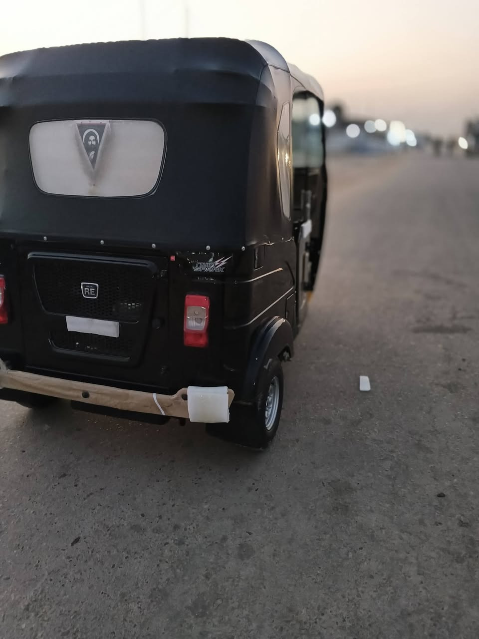 سلام عليكم تكتك لبيع موديل 24وراق صولي كفاله عامه ***********
