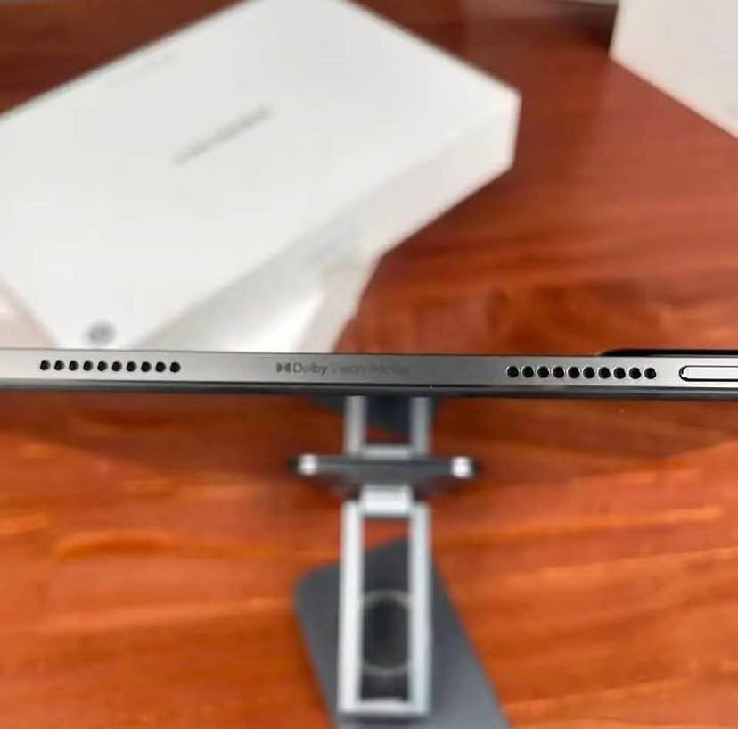 🔥 للبيع Xiaomi Pad 6 🔥

📱 Xiaomi Pad 6
💾 ذاكرة 256GB
✨ الحالة: جديد جداً جداً — نظافة عالية واستخدام قليل جداً

🖥️ شاشة 11 إنچ بدقة 2.8K
⚡ تردد 144Hz
🧠 معالج Snapdragon 870
🔊 4 سماعات بدعم Dolby Atmos
🔋 بطارية 8840mAh
⚡ شحن سريع 33W
📸 كاميرا خلفية 13MP

📦 الملحقات:
✅ كفر
✅ شاحن فقط

💰 السعر: 350,000 دينار
🤝 بي مجال

🛵 توصيل متوفر إلى جميع أنحاء بغداد

📞 للتواصل:
*********** بغداد, العراق
