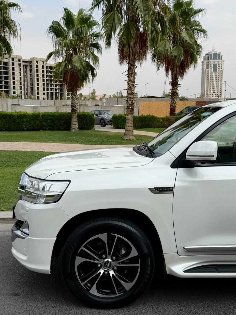 سلام عليكم شباب
الحلال للبيع او المراوس حسب القناعة 
لاندكروز جكسارة 2019 اصل  GXR v8
اللون ابيض صدفي شذرة
مكينة 8 سلندر 4600 ما مفتوح على بلاد 
رقم أربيل الجديد سنوية وهزة جدد 
كفالة عامة من صبغ من فتح من تبديل من بارد حتى دعاميات كفاله 
مكينة كير حدادية تبريد تخم تاير باتري كهربائيات كلهن جدد وعلى شركة 
وكالة جيهان باب اول السياره 
على ايد وحدة من الزيرو لحد الان 
ماشية 100 الاف كم اصل 
المواصفات:-
بصمة ابواب + جنطة + تشغيل 
سلايد فتحة 
شاشة كبيرة ام الدعاء 
8 ايرباك اصل 
دبل ماوس
نظام زحف وتحديد سرعه 
كروز سرعه 
ويل ٢٠ اصلي 
حساسات اماميه خلفيه اصل 
كامرات اربعه 360 اصل
مري شفط + ترحيب
كشنات جلد كهربائي اثنين الاماميات 
سبعه راكب 
ثلاث قطع تبريد 
تحكم ستيرن 
زراك لايت اصل 
وجة زنون بلادي + لد 
مواصفات وايت ادشن
شباك ابو رادار 
ثلاجة 
دمام سماعات jbl اصل 
شاشات خلفيه بلادي 
معروفه مواصفات 4600 
والخ من المواصفات المعروفه ……..
السعر 465$ وبيها مجال قليل للشراي 
مكان السياره النجف الاشرف 
للاستفسار ***********
