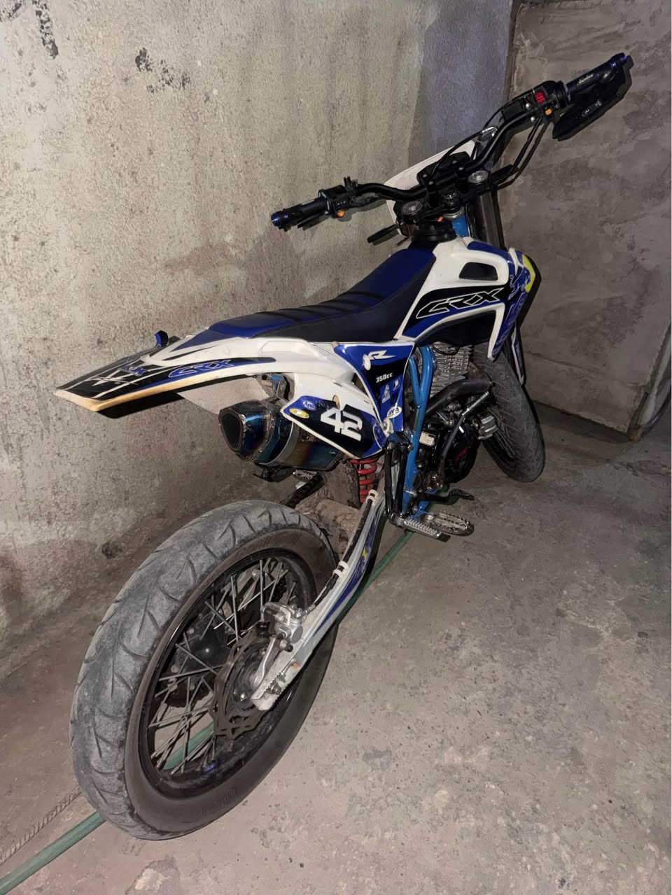 سلام عليكم دراجه crx موديل2024 محرك350
رايده بمليون ونص وبيه مجال حك جيه 
رقمي *********** بغداد, العراق
