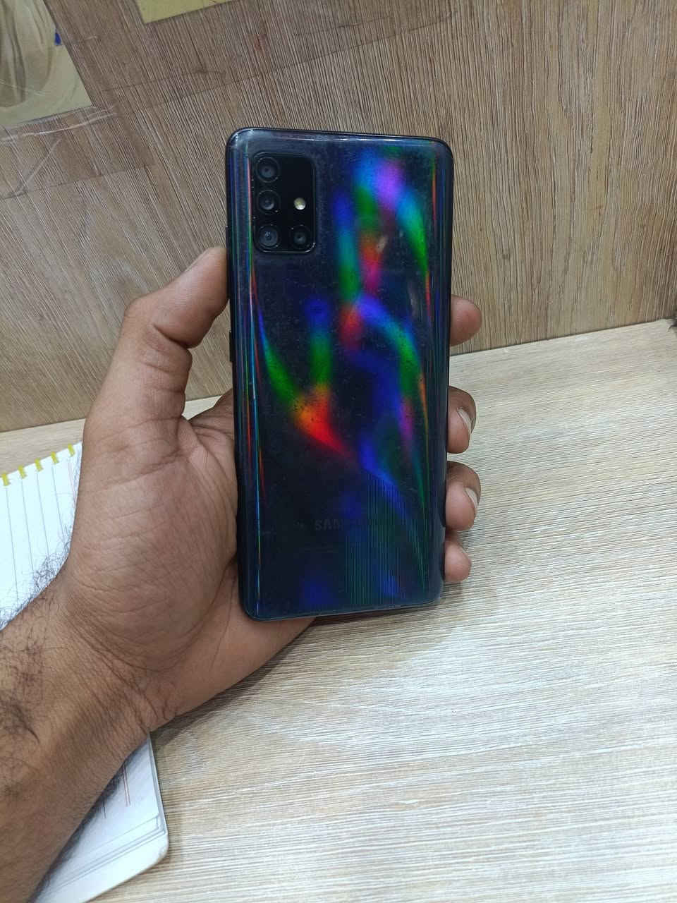 A51سامسونج
جهاز شغال ذاكرة 128 نضافه مثل ما موضح مبدل شاشة اصليه هوه والي ما مفتوح سوى تجي تشوف بعينك بصمه شاشه شغاله للبيع السعر 110 بغداد حي اور ***********
