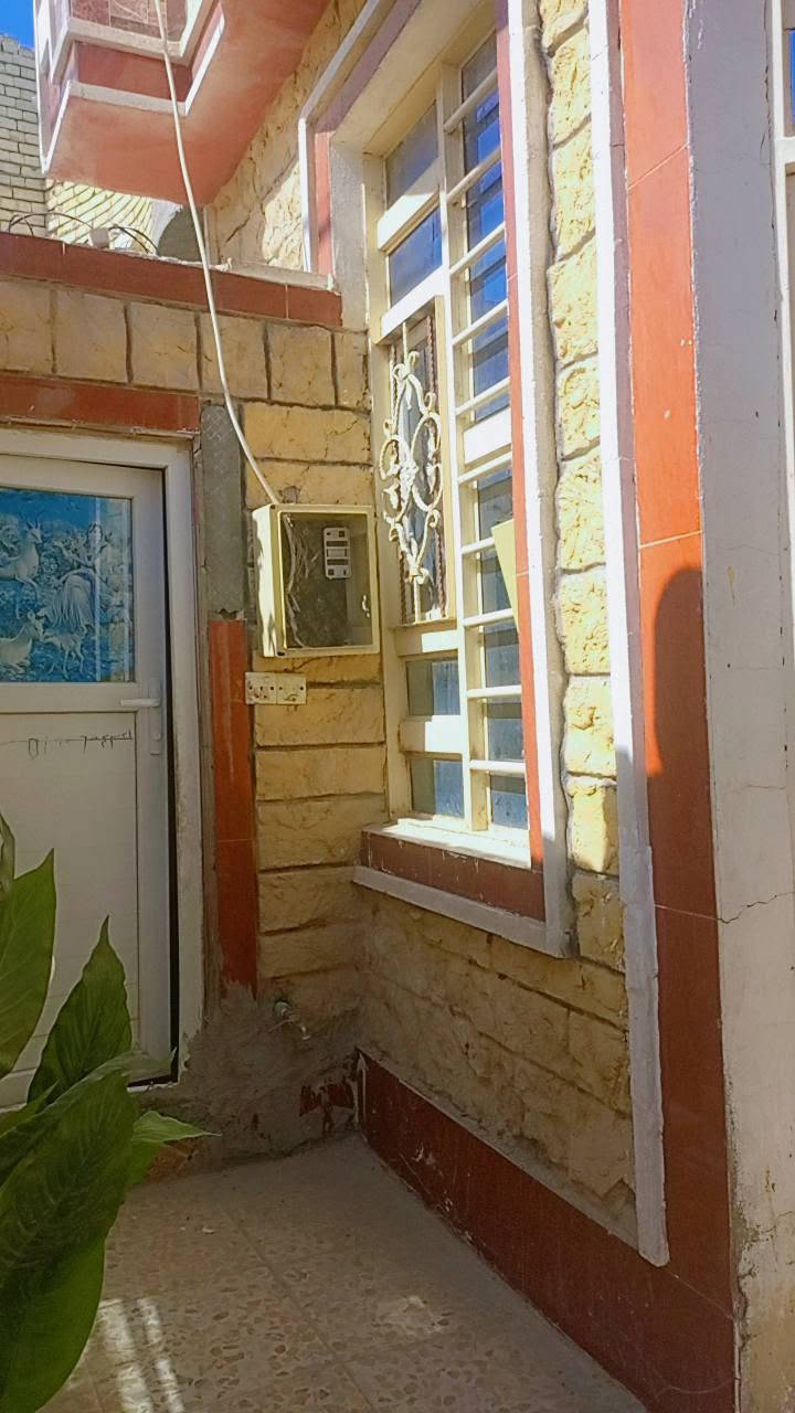 بيت للرهن 100متر نظيف 20 مليون قرب المدرسة ***********
