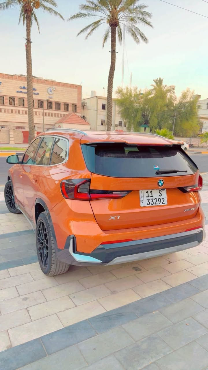 للبيـع BMW X1✅
🟢الموديل: [ 2024 ]

🟢المحرك: [ 2.0 / Turbo ] 

🟢الگير: [ أوتوماتيك ]

🟢الممشى: [ 11 الف ميل ]

🟢الون : [مشمشي ] 

🟢الحالة: [ حـادث خفيف جداً ( خلفي فقط pdr  ) ، بدون أيرباك وبدون صبغ  ]

[

[ الـــــمـــواصــفـــــات ]

🔴- فتحة 

🔴- شاشة وسطية متصلة على طول الدشبول 

🔴- كار بلي

🔴- كاميرا 

🔴- حساسات 360

🔴- نظام قيادة ذكي 

🔴- أوتو بارك 

🔴- مقاعد جلد

🔴- مقاعد تدفئة + تبريد

🔴- مقاعد كهربائية 

🔴- هيتر ستيرن 

🔴- سستم سماعات 

🔴- اضاءة محيطية 

🔴- وبعدد بيها مواصفات السيارة

الموقع: [ بغداد الصالحية  ] 📍

السعر  290$وبيها مجال✅

رقم الهاتف: ***********  🟢

السيارة داخلة كتاب شهداء رقم بغداد
