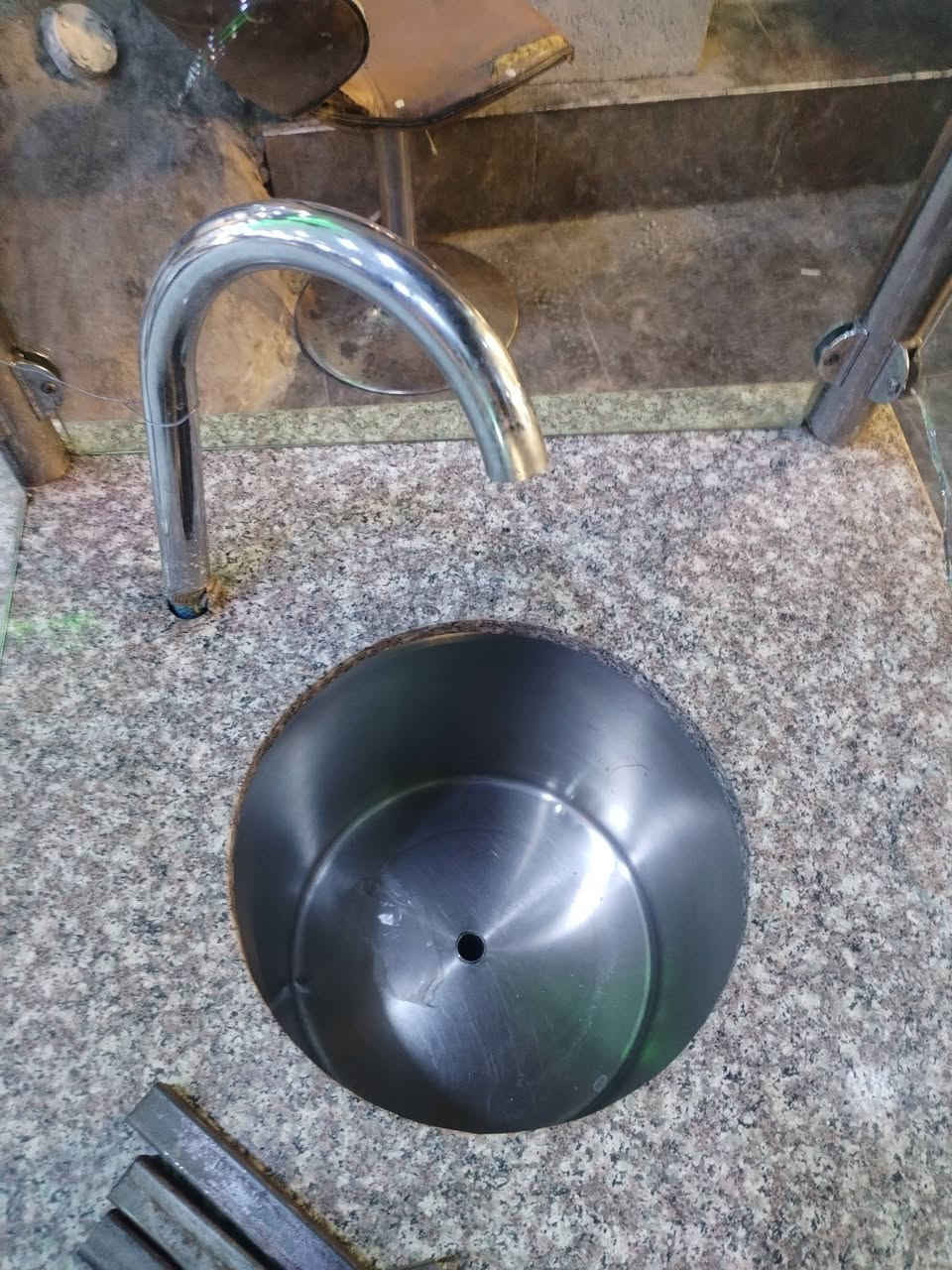 مكينه لبن جديدة كلشي شغال
السعر 250 الف
  رقم الهاتف ***********
داخل كركوك
