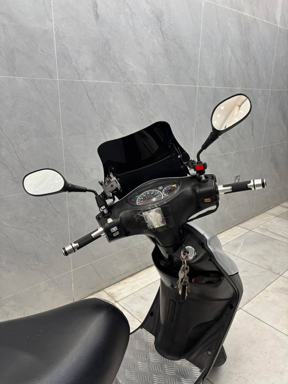 🏍️🔥 للبيع Yamaha Axis Treet ياباني 🇯🇵 🔥🏍️
⭐ موديل 2009 | مرقمة بغداد | رقم مميز

💎 دراجة نظيفة جداً ومرتبة — شغل واطلع

🔧 ما ناقصها برغي، والدراجة بحالة ممتازة.
🛠️ تقدر تجيب وياك أي فيتر تثق بيه وتفحصها براحتك من الألف للياء.
💯 النظافة مكفولة والمعاينة خير دليل.

📑 الملكية والأوراق:
✅ الدراجة باسمي
✅ مرقمة بغداد
✅ رقم مميز
✅ تحويل ثاني يوم

📍 الموقع: بغداد — الكاظمية

💰 السعر: اتصل وتدلل — والجاد ما نختلف وياه 🤝

📞 ***********
💬 متوفر واتساب

🔥 دراجة تستاهل المعاينة — شوفها، افحصها، وإذا ناسبتك توكل على الله.
