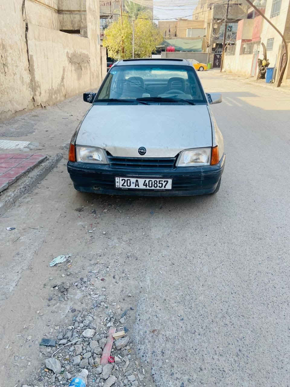 ام عليكم عندي اوبل كاديت محرك 18 كير عادي سنويه باسمي لحد سنة 28 سنويه جاهزه السعر 25 للاتصال *********** واتساب موجود وللبيع فقط بدون مراوس
