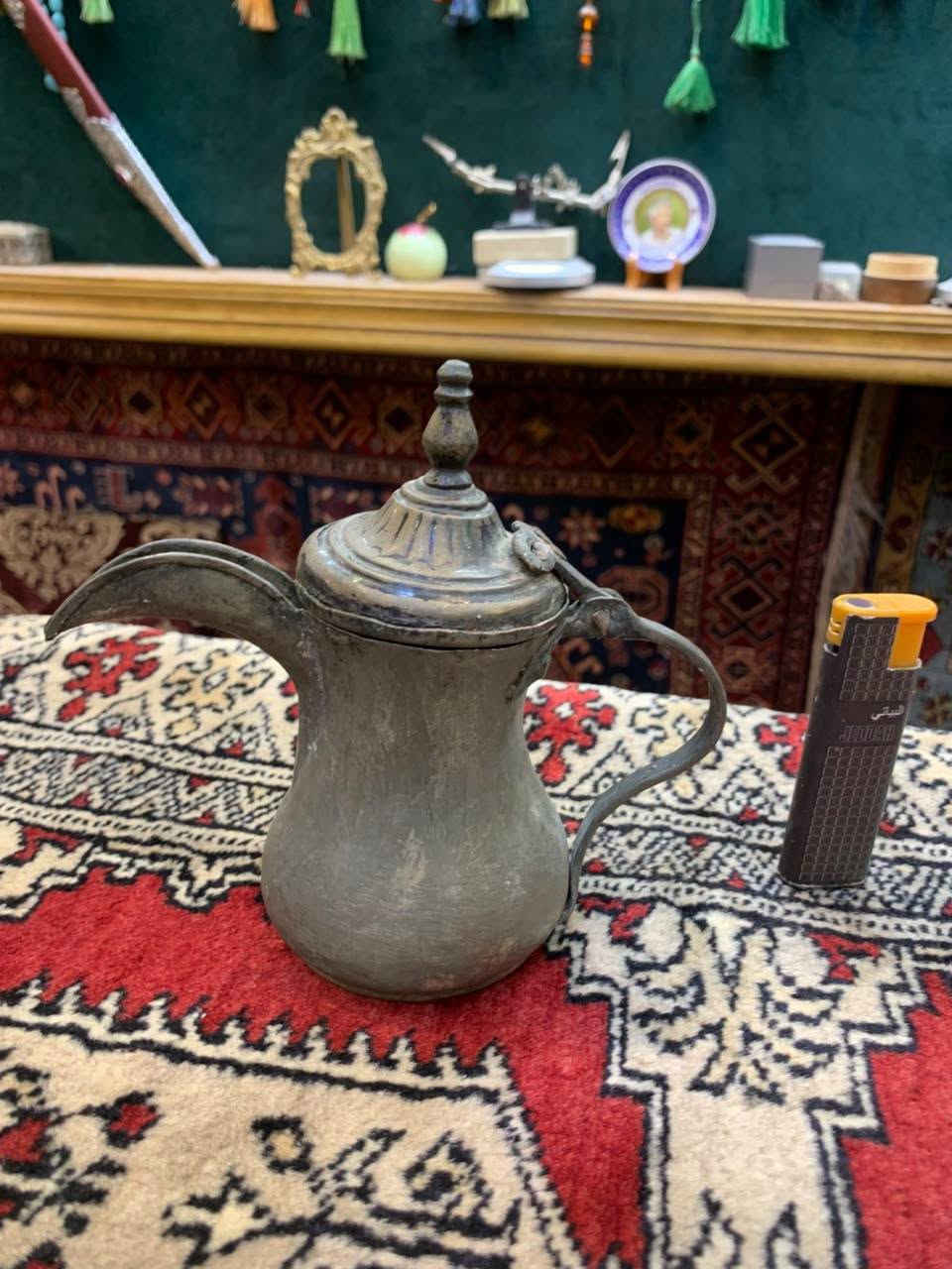 السلام عليكم ورحمه الله وبركاته 🦋🫀🦋دلة نجميه مصغرة قياس 12سنتم للاستفسار خاص او الاتصال على الرقم التالي (***********)(كرار الشيخ)
