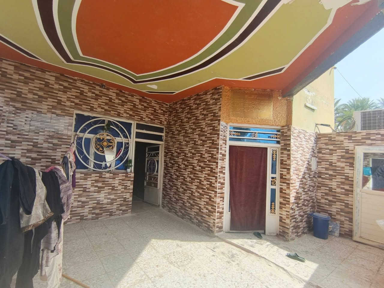 بيت للبيع المساحه 300متر العنوان الديوانية قرب عمارات الزيتون طريق سيدهاشم ابوعرابيد السعر 40وبي ومجال الاسفسار ***********
