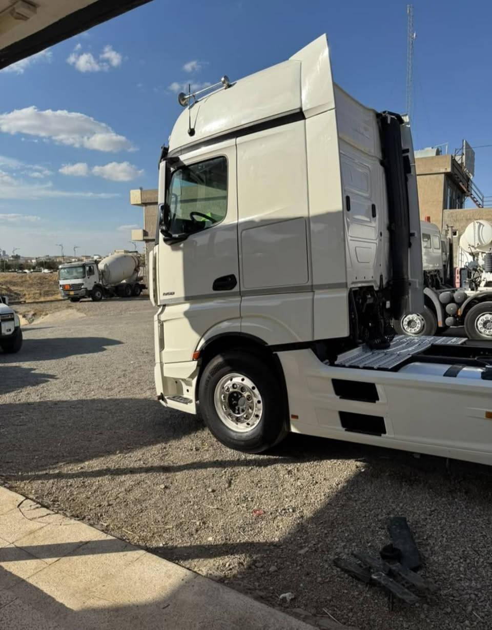 🚛 من ألمانيا إلى السليمانية 🇩🇪➡️🇮🇶
تستلم سيارتك في السليمانية

🔹 متوفر حالياً رأس تريلة مرسيدس أكتروس

⚪ اللون: أبيض
📅 الموديل: 2019
📍 العداد: 702 ألف كم
⚙️ المحرك: 58
✅ ريتايدر
✅ ستندر
✅ رقم كاتي
✅ أمامي هواء
✅ ويل كب

💵 السعر: 500 ورقة

✨ السيارة جديدة بمعنى الكلمة، مكفولة من الشخط، وحالتها ممتازة جداً.

📞 للاستفسار والحجز:
***********
أبو ميركل

