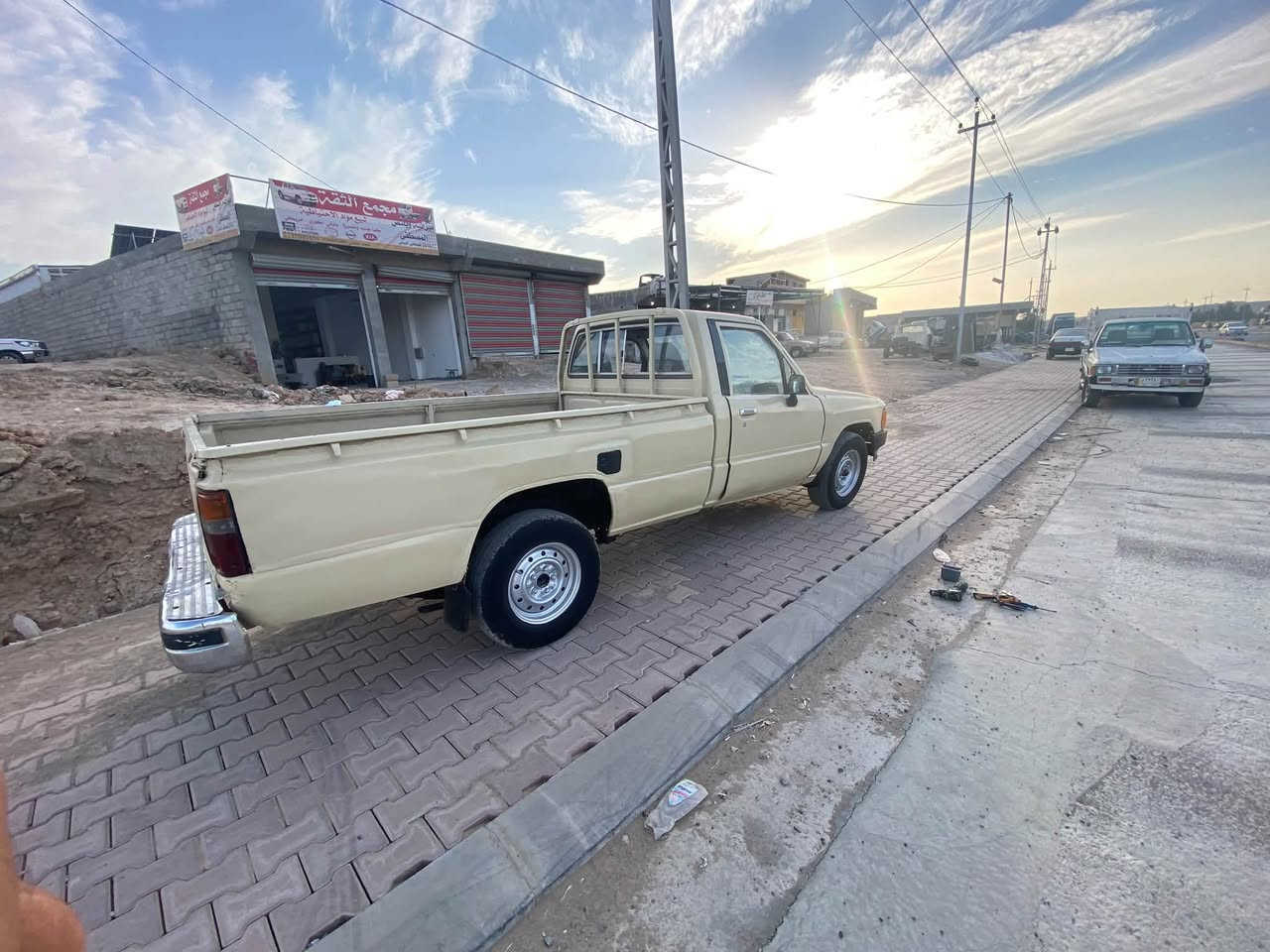 سلام عليكم للبيع تيوتا بيكم 1986 خمسه جنكال طويله  استيراد خاص يجي كير محرك خير من الله خمسه نمره كير جديد شاده بريك دسك امامي كهربياته زينه للعلم  لون بلادي هيجي. رقم قادسيه  مميز تحويل مباشر  الباقي شوفت عينك سعر ٣١ وبيه مجال للطيبين عنوان ديالى للستفسار اتصل ***********
