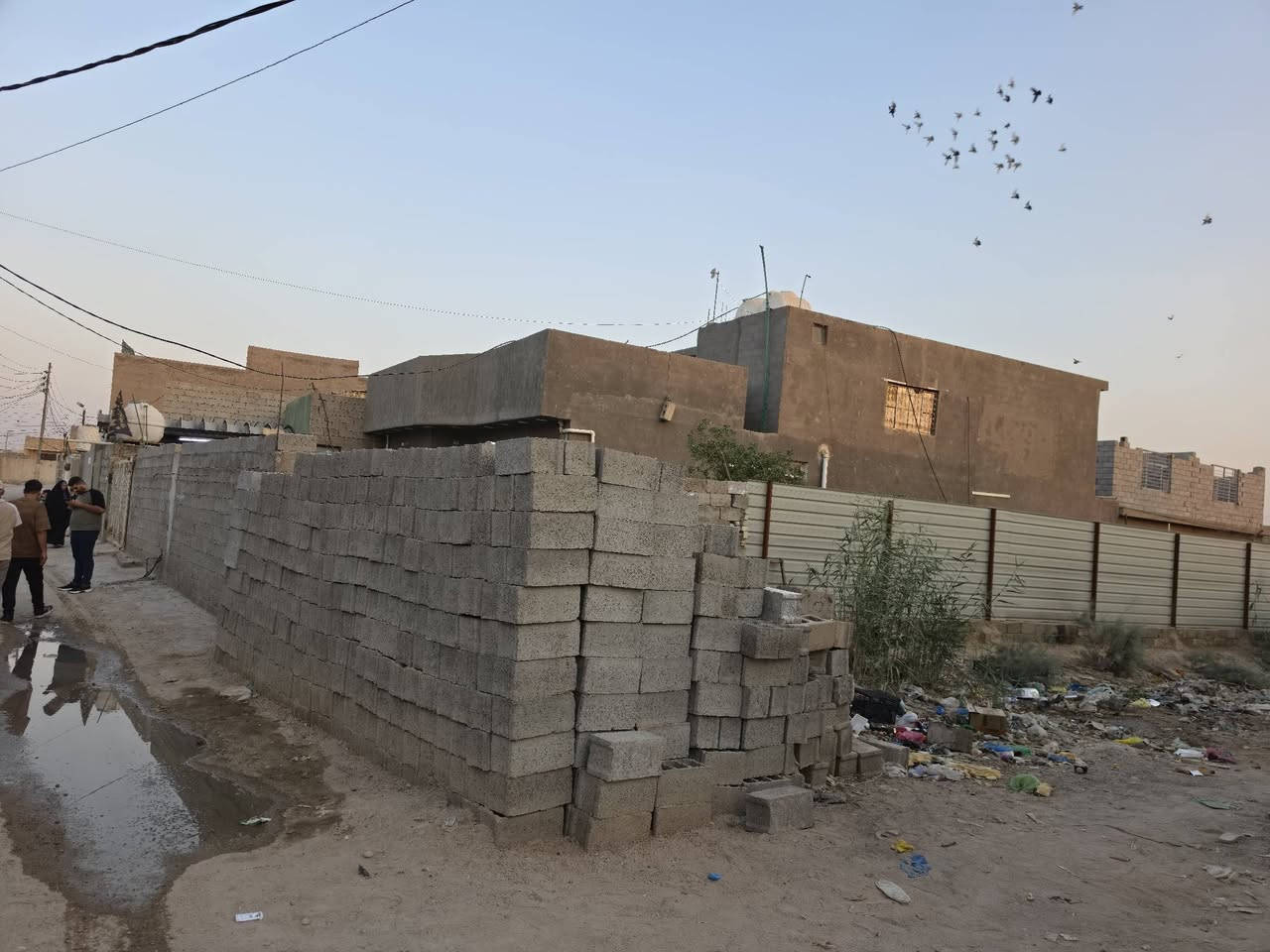 السلام عليكم 
قطعة ارض 280 متر للبيع 
نزال 25 واجهيه 11
منطقة الكرغولية قبل شارع وكالة بيت طرفيه للحصة 
الشارع تبليط
سعر القطعة 35 مليون 
واتس اب/ هاتف : ***********
