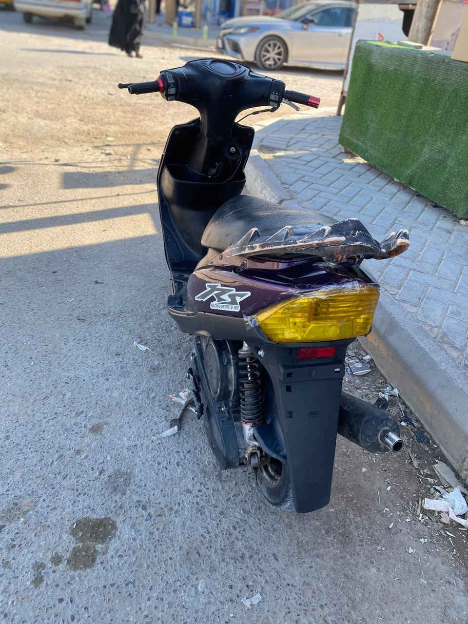 سلام عليكم  شباب ماكس عدله دراجه نضيفه ما عوزه عوزه ترتيبات بصيطه هندر واحد تشتغل مكينته حلوه مراوس ترهم ولسعر 400بيه مجال لمكان سماوه رقم ***********
