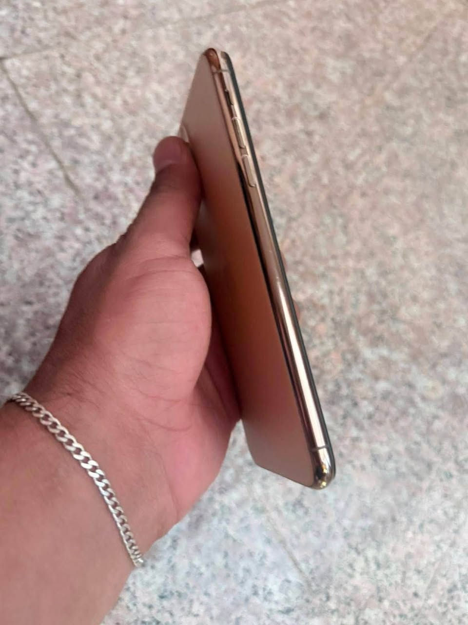 ايفون 11 بروماكس ✅
ذاكره64✅
باتري76 اصلي شركه✅
ضهر مفطور✅
فيس ايدي واكف 
نضافه فول نورمال 
سعر 250 وبي مجال ويرهم مراوس الموشراي لايدخل خاص رجاء رجاء 
واتساب فقط ***********
