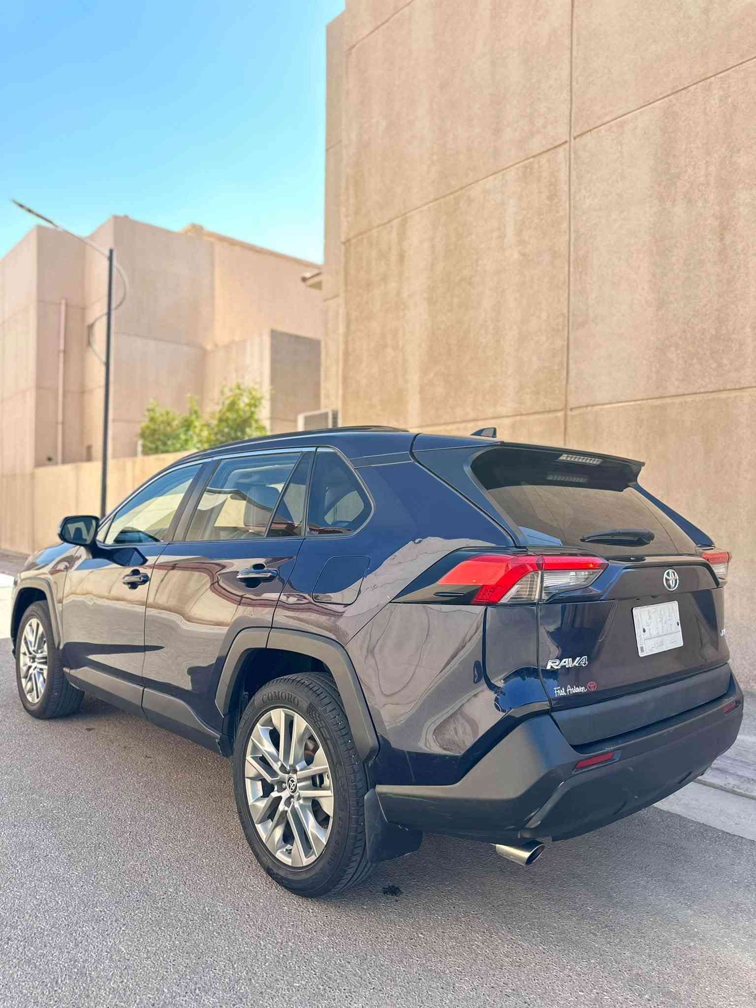للبيع راف فور 2022  فئه XLE  ✅
بانزين محرك 2500 وارد امريكي 
ماشية 88 الف ميل
مواصفاتها:
٣ وضعيات قياده Normal, Echo, Sport  
 📍بصمه ودخول ذكي
📍تدفئه سترين
📍رادارات جانبيه ( نقطه عمياء )
📍رادار امامي (تحديد مسار )
📍اوتو هولد
📍اوتو ستوب
📍فتحه سقف سلايد
📍داخل جلد رصاصي 
📍باب الصندوك كهرباء
📍كشنات كهرباء
📍تبريد قطعتين
📍تحكمات سترين
📍هاند بريك بصمه
     مكان كربلاء  
حادثها مرفق و قطعتين كلير 
4 قطع ايرباك دركه و برده
السعر 175 وبيها مجال  
فقط بيع بدون قسط او مراوس
***********

نص مكتوب في الصور:
- Location: Raleigh North (NC) Shipping from: Savannah (GA)
- Seller: 573G Inc. Company
- 11:12
- الكاميرا
- Sale Document: Salvage certificate of title (NC)
- Sales History 1
- Similar archival offers
- You are watching archived offer. Auction ended on Friday, June 30, 2023.
- Friday, June 30, 2023
- 10 Photos
- Bidding
- Vehicle information
- خاص - bid.cars
- $15.400 USD
- Seller: 3G In. Company
- You are watching archived offer. Auction ended
- on Friday, June 30, 2023.