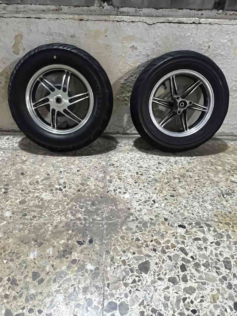 سلام عليكم ويل اصلي مال حاويه أبيعه هوه والاتيرات السعر ٢٥٠ بيه مجال مكاني بغداد مشتل استفسار ***********
