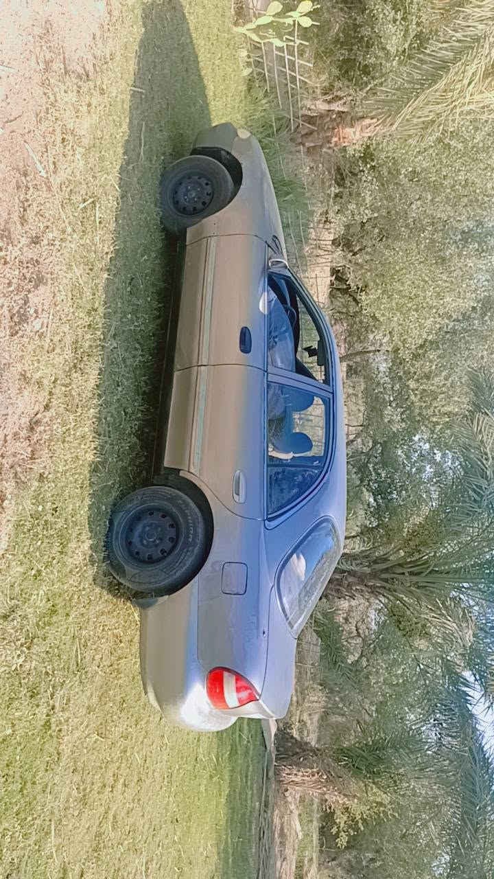 سلام عليكم سياره سوناته موديل 2000 السياره بلاد رقم بغداد وبسمنه مكينه وكير جدد تبريد بس كمبريسر غازه موجود بيها حداديه جديده كهربائيات كله شغاله ترايهه وين ميعجبك مكان السياره واسط شيخ سعد للستفسار أكثر أتصل ***********

