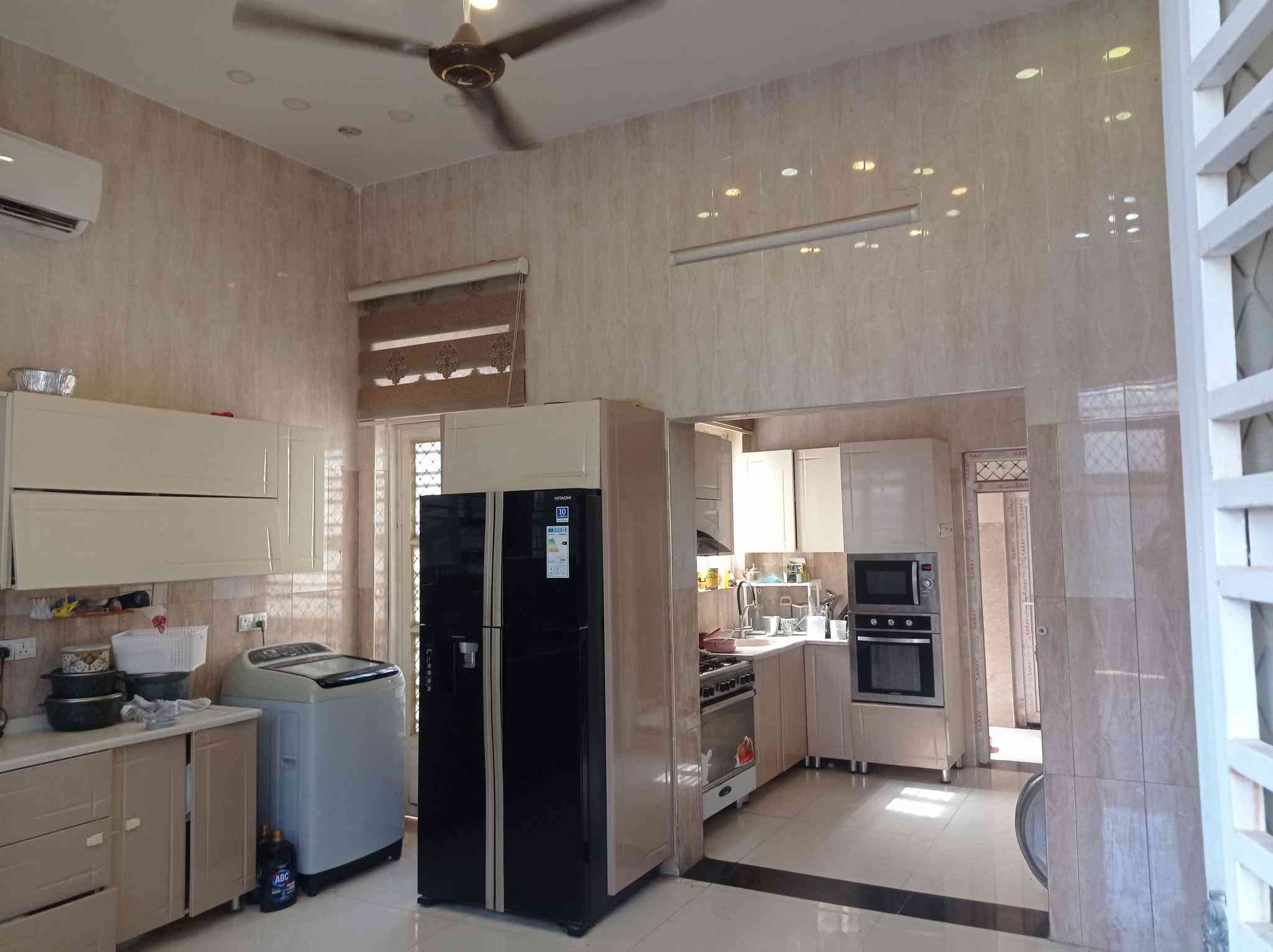 # دار للبيع 
ام الخيل قبل السكة خلف مدرسة الالق الاهلية 
مساحة الدار ٣٠٠ متر مربع واجهة ١٥ متر الأساس كونكريت مسلح 
طابقين مسلح... المحتويات،،
٤ غرف نوم
٣ صالة 
١ استقبال 
مطبخ حار وبارد 
مجاميع صحية عدد ٣
طابو عثماني مرقم ومعاملة كاملة بالتطويب
للاستفسار الاتصال 
***********
***********
# ملاحظة البيت ويا 
5 سبالت 
كاونتر 
البردات 
هدية
