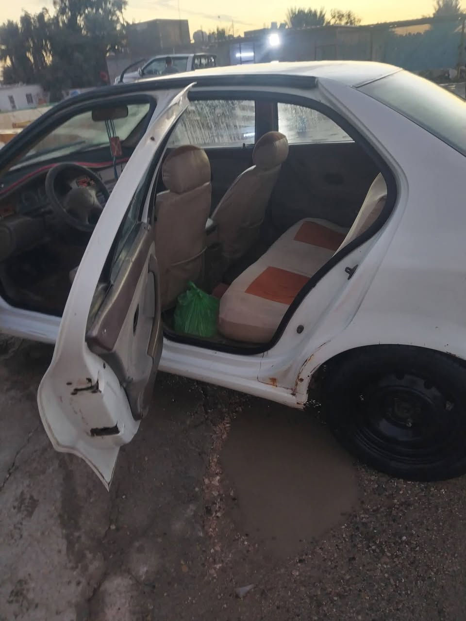سمند ٢٠١٠ • مكينه وكير زين • تحتاج حداديه