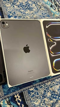 حبايب من رخصت الادمن ❣️🩶 ايباد M4 ذاكره 256 وبطاريه 91 حجم 11 انج  الا...