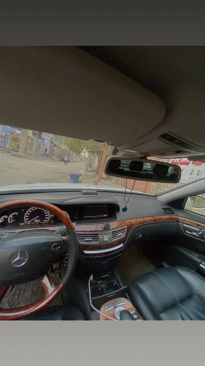 سلام عليكم                    
مارسدس w221 s350
فول مواصفات 
مري شفط 
جنطة شفط
كشنات كهرباء جهتين
فتحه سقف
شاشه ++ ماوس 
تبريد بيانو + قطعتين تبريد 
خزن ميموري 
برده كهرباء 
كروس سرعه 
جام بلورايز بلاد 
ويل AMG 
حساسات خلفي 
قاصه 
كامره خلفي 
مرايات دوار ويا R  
العنوان بغداد 
الرقم //*********** 
     السعر // 160 وبيها مجال قليل

نص مكتوب في الصور:
- 1 من 8
- 8 من 2
- 5 من 8
- 8 من 8