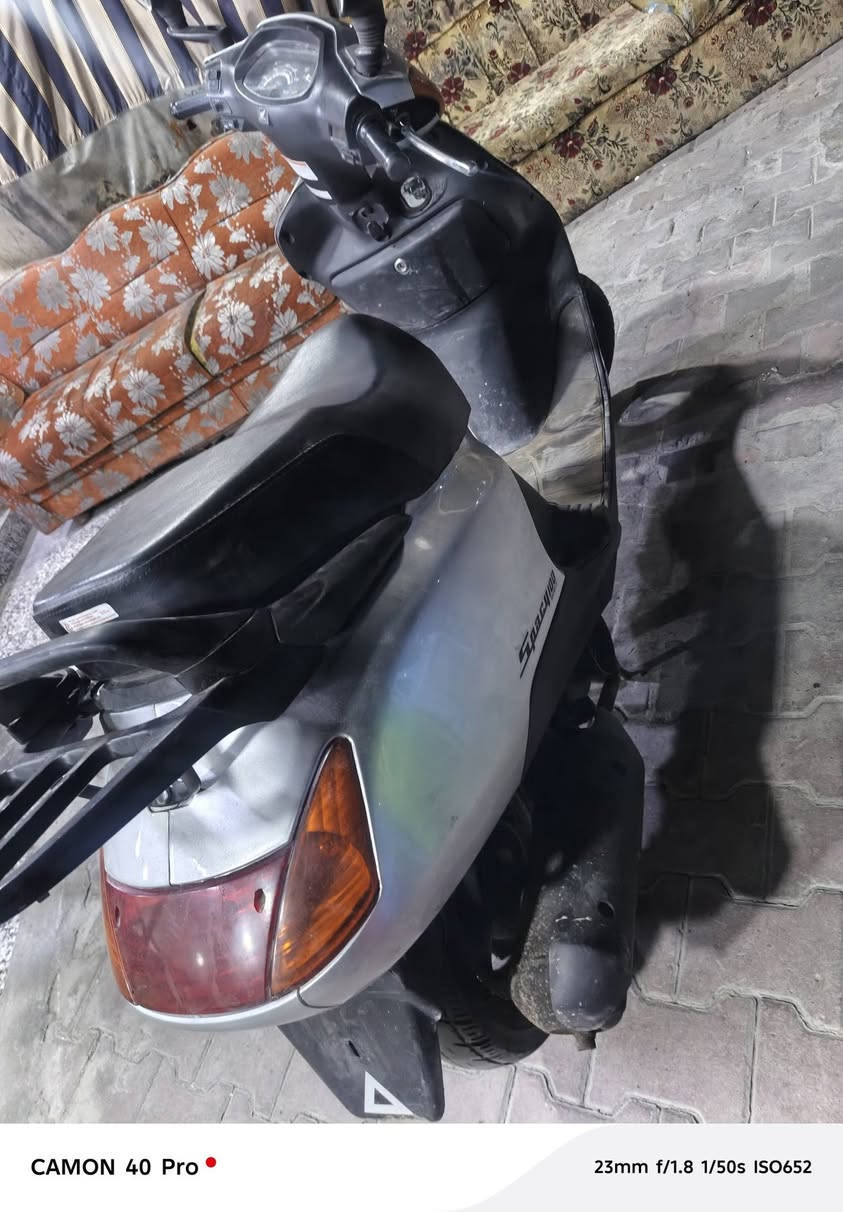 سلام عليكم دراجة سبيسي ياباني مال رمبة كلها بلادية أي نقص ما بيهة أوراقها كاملة نكرة سلف كيجاتهة شغالة كهربائيات شغالة دراجة أي نقص ما بيهة ٦٠٠بيهة مجال بسيط مكاني بغداد بلحرية ***********
