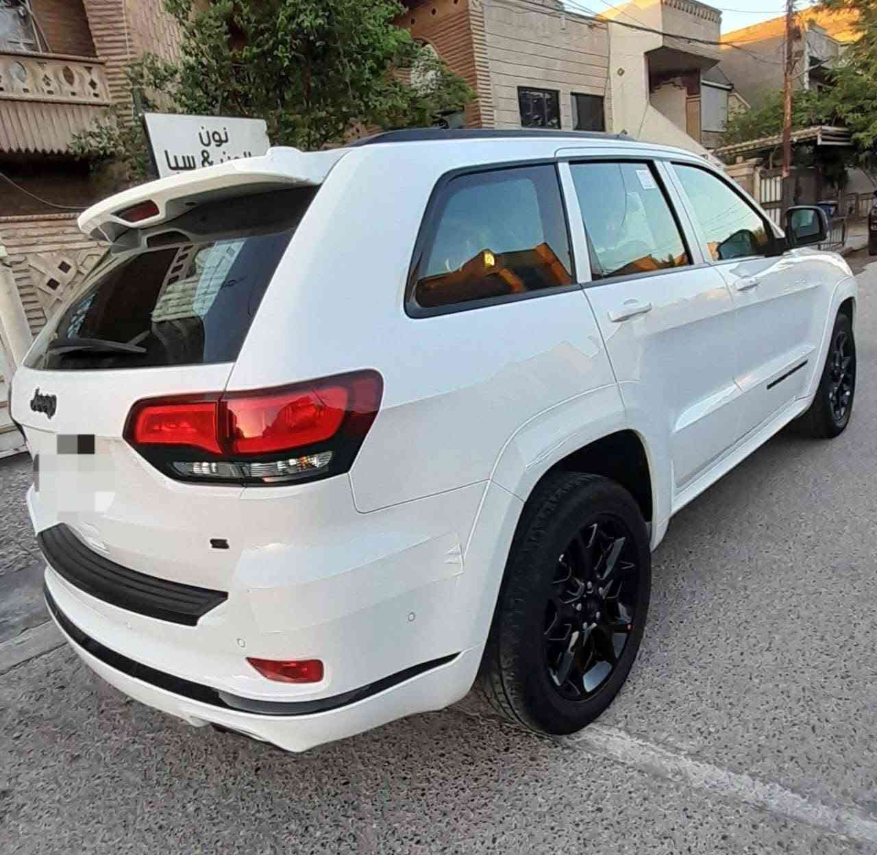 سلام عليكم جيب خليجي S فول واحد على واحد
سياره فول مواصفات  
بناروما كشنات كهرباء 
تدفه تبريد رادار امامي +خلفي 
وال S فول موصفات معروفه 
رقم بغداد بسمي السياره وجاهزه من كلشي 
رقم بغداد هزة جديد 
   52 ماشي 
للاستفسار ***********
