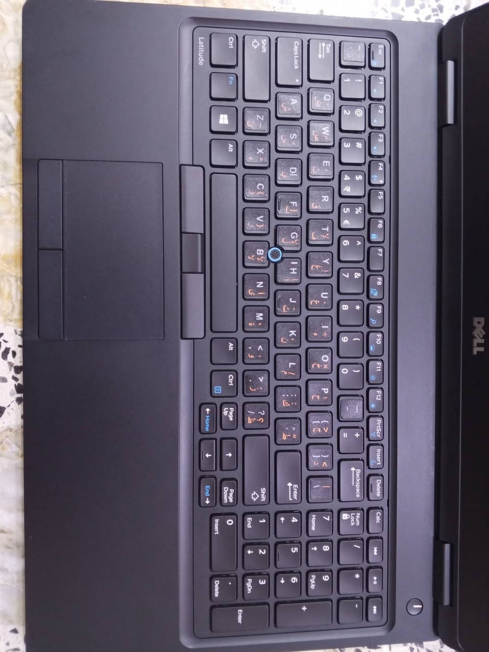 للبيع لابتوب Dell Latitude 5580 بحالة نظيفة جداً 💻
🔹 المواصفات: ✅ المعالج: Intel Core i5-6440HQ @ 2.60GHz (4 أنوية)

✅ الرام: 8GB RAM

✅ الذاكرة: SSD 256GB سريع

✅ كرت الشاشة: Intel HD Graphics 530 مدمج

✅ النظام: Windows 11 Pro

✅ يأتي مع شاحن Dell أصلي

🔹 المنافذ والميزات: ✅ HDMI لتوصيل الشاشات الحديثة

✅ VGA للشاشات القديمة

✅ Ethernet / RJ45 منفذ شبكة للراوتر والإنترنت السلكي

✅ منافذ USB 3.0 سريعة

✅ قارئ بطاقة SD

✅ منفذ سماعة + مايكروفون

✅ منفذ شحن Power Jack

✅ فتحة إضافية ExpressCard / Smart Card

✅ قفل أمان Kensington Lock

🔹 حالة الجهاز: الجهاز نظيف وشغال بدون مشاكل

➖ الشاشة والكيبورد بحالة جيدة

➖ سريع ومناسب للدراسة، العمل، البرمجة، الأوفيس والتصفح

السعر: 300,000 دينار عراقي (قابل للتفاوض بالمعقول)
. للتواصل *********** واتساب
. عنوان بغداد
