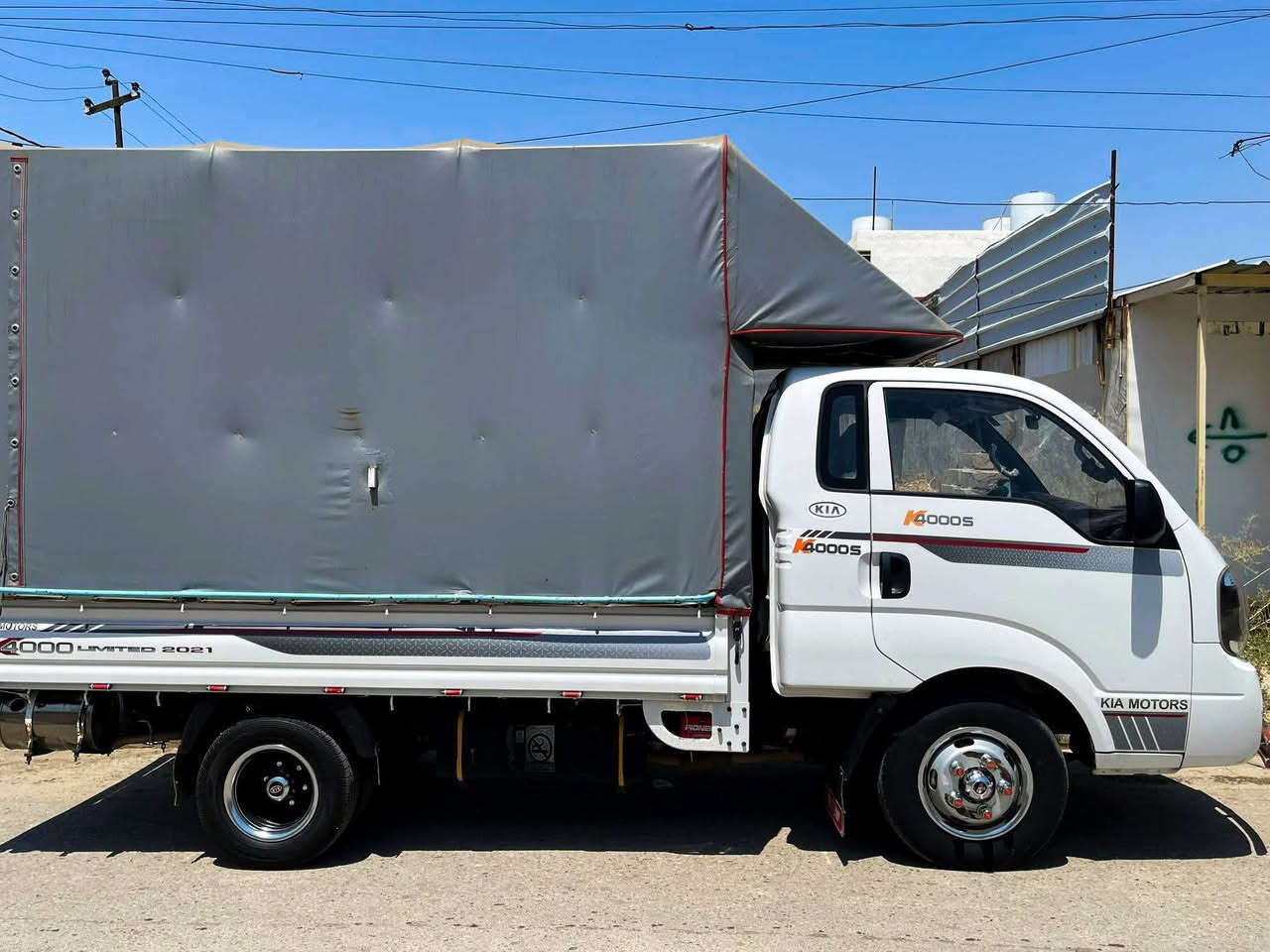 كيا فحل 4000 موديل 2020 ماشيه 137 الف محور 14
سيارة جاهزة ونظيفه حيل شرط شاصي محرك جير صبغ 
رقم بغداد انجليزي على استلام سياره باسمي شرط التحويل 
ما يعوزها مصرف ربع داخل مدوشم كامل السعر 165 وبي مجال 

عنواني  الموصل تلكيف
***********
