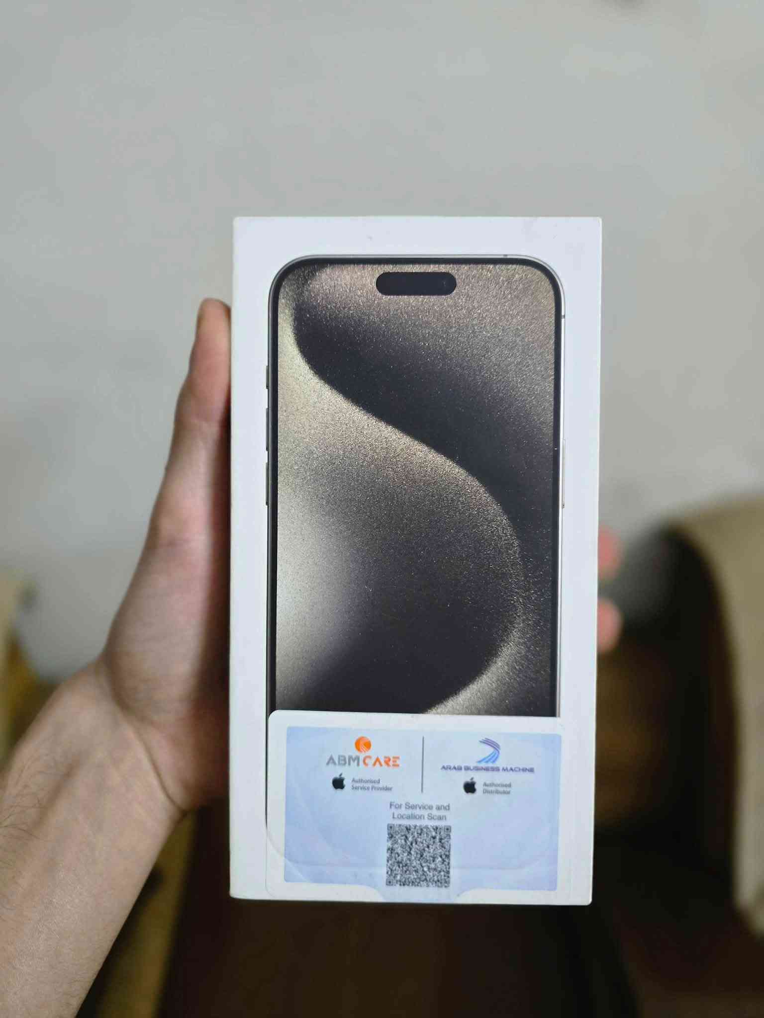 ايفون 15 برو ماكس • ٢٥٦ غ.ب. • بطارية ١٠٠٪