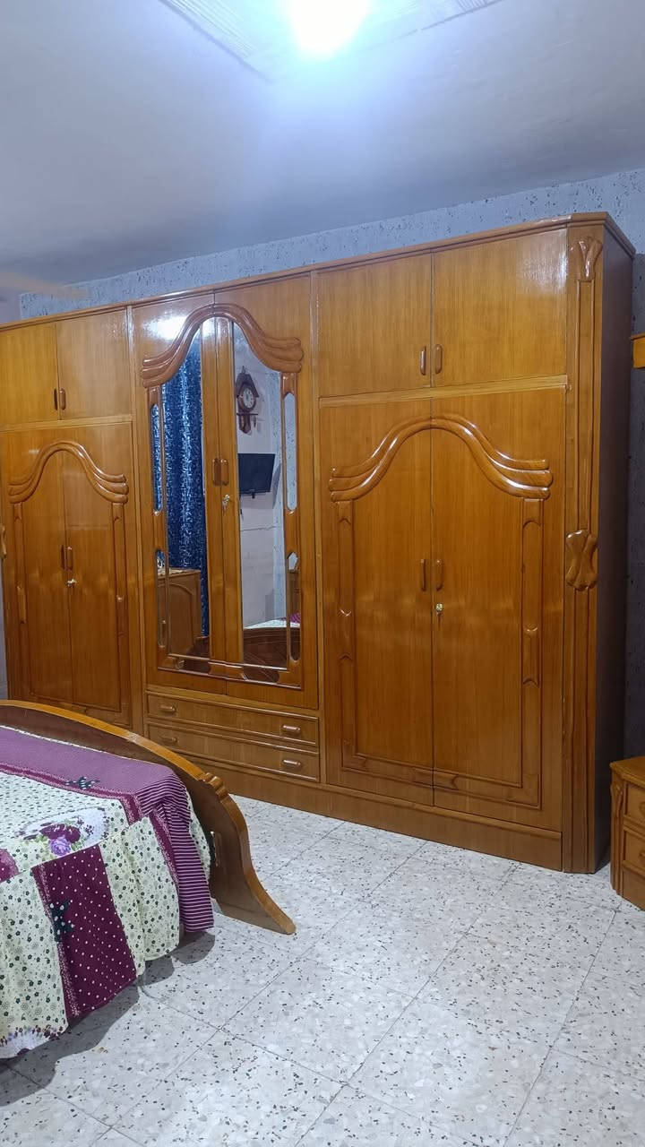 غرفه تسكام صاج داخل وخارج ام السته طابقين ظهر جرجوبه نظيفة كلش 5ملم نقش بورمي السعر مليون وبيه مجال مكاني محاويل للاتصال ع الرقم ***********

