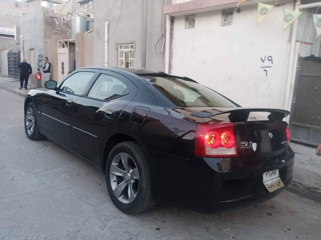 جارجر  2010 السعر 112بيه مجال قليل *********** مكان السياره كركوك 
كلين فقط بارد راس الجاملج صفحه السائق الامامي 
كير محرك  3500 بلادي اكسل تبريد بشرط  طخم تايرات جديده صدر امامي خلفي بشرط جديد   منظومه غاز  لايت زنون 
مسجل شاشه كامره
