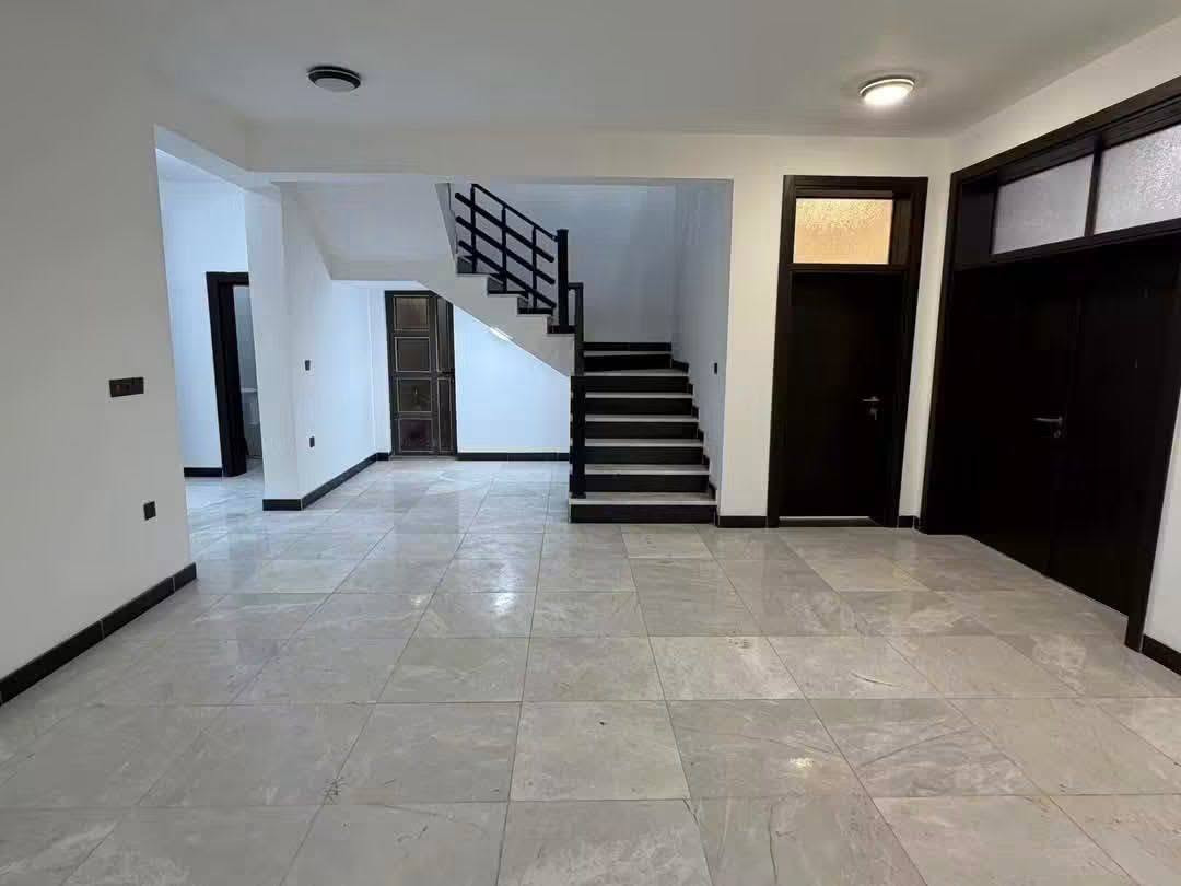 عقارات أراضي بابل
#للأيجار

🏠 / دار للأيجار مساحه ٤٠٠ م طابو صرف 

              واجهه ٢٠ م / نزال ٢٠ م 

🧱 بناء حديث درجه أولى 
 مجمع سكني متكامل الخدمات
مسبح حدينظام حماية وأمن على مدار الساعة
جيم مجهز بأحدث الأجهزة
ملعب خماسي لكرة القدم
أسواق ومراكز تسوق متنوعة
 حدائق ومناطق ترفيهية للعائلة والأطفال

الطابق الاول / مطبخ . أستقبال . هول . غرفتين . مجمع صحيات . كراج . حديقه أماميه وجانبيه

الطابق الثاني / غرفتين . هول . مجمع صحيات 

🌍 الموقع / دور القضاة بداية شارع ٨٠ ( جوهرة الفرات السكني )

للأستفسار اكثر مراجعه مكتب 
عقارات أراضي بابل الخضراء للمقاولات العامه والتصاميم الهندسية 
شارع ٦٠ .. عمود ٣٠٠ .. مقابل أستدارة علي بقلي 
الشيخ حازم 
وسام محمد 
أبو حيدر / ***********
