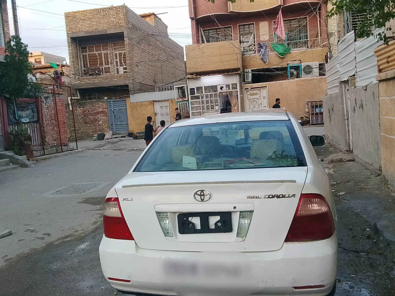 السلام عليكم ورحمه الله.    من رخصت أبو لكروب.    عندي كورله بيكاتشو 2006.  للبيع السعر 85بيها جاملغ جهت السايق وارد خليجي تبريد ثلج.العنوان بغداد.     هاذا رقمي ***********
