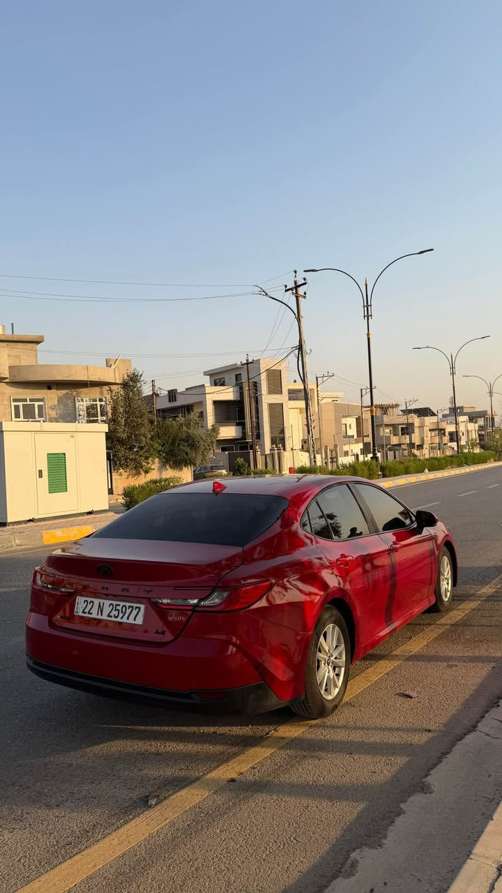Camry hybrid 2025 LE كامري هايبرد 
مواصفات le 
نقط عمياء 
تحديد مسار 
مثبت سرعة 
مانع اصطدام 
شاحن لاسلكي 
شاشة تدعم كاربلاي
سيارة نظيفة 
ماشية 2000 مايل 
ضررها جاملخ خلفي فقط بدون اي ايرباك  
سعرها 223$ 
مكانها الموصل 
للتواصل *********** موصل, نينوى

