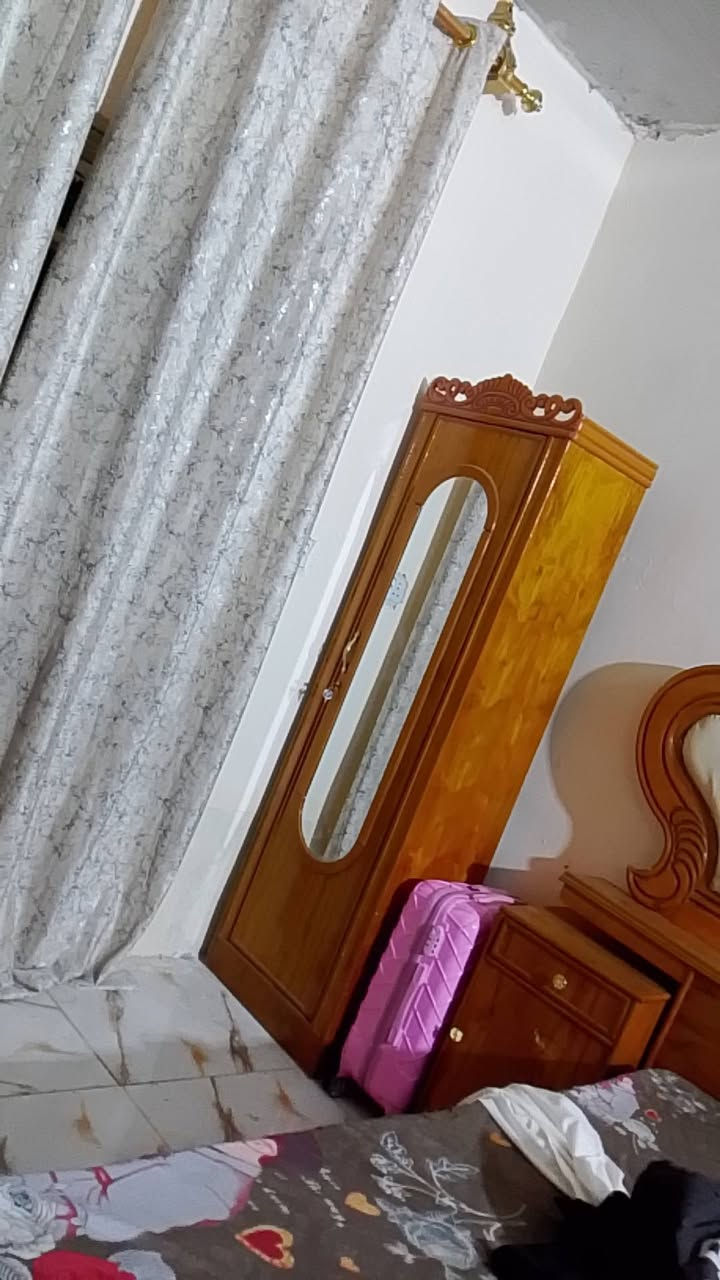 غرفه نوم • مستعمل • سنه واحده