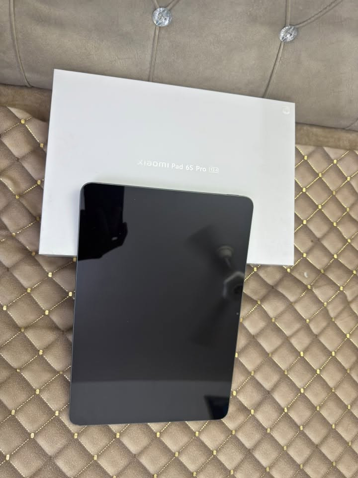 ايباد شاومي Xiaomi Pad 6S Pro 12.4 يشغل 120 فريم 

 مواصفات الجهاز : 🔥شاشة كريستال واضحة بمقاس 12.4 بوصة، 144HZ، ودقة wHyperCha
3K
8 Gen 2 معالج
القوي بتقنية 4 نانومتر ( a
6 سماعات لصوت ستيريو مذهل
Dolby Vision دعم تقنيات
Dolby Atmos g
سينمائية
HyperCharge واط 120 شحن سريع بقوة
بطارية تدوم طويلاً بسعة 10000mAh

السعر. 550 

بغداد / البلديات  الرقم ***********
