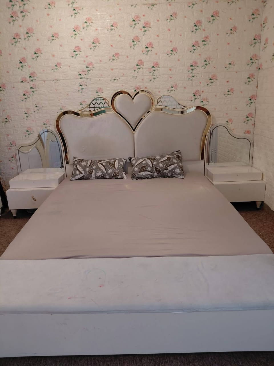 🛏️ غرفة ماليزي للبيع ✨
غرفة ماليزي 6 أبواب، نظيفة جداً وحالتها ممتازة، جاهزة للاستخدام 🌟

💰 السعر: 500 ألف فقط
📍 كربلاء – حي العباس
📞 للتواصل: ***********
