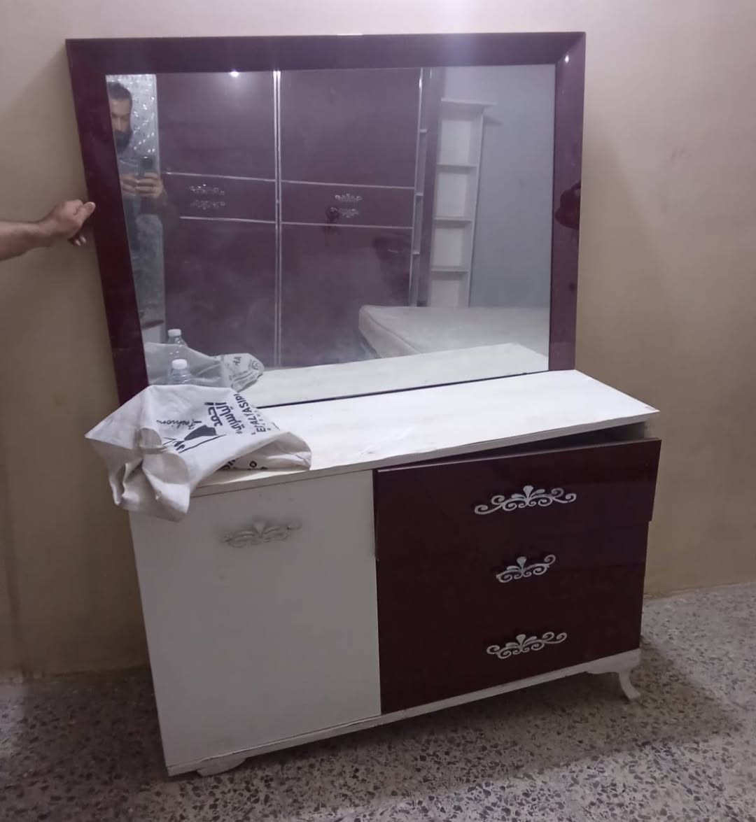 السلام عليكم// غرفه تركي ٣ابواب سلايت + دوشك ضغط عالي نظيف منازل(( كلهه ب٢٥٠ ))  ....
كنتور ٥ابواب مستعمل صاج السعر ١٦٠ المكان بغداد البلديات يوجد توصيل بكروه داخل بغداد فقط*********** شكرآ لادارة الاكروب
