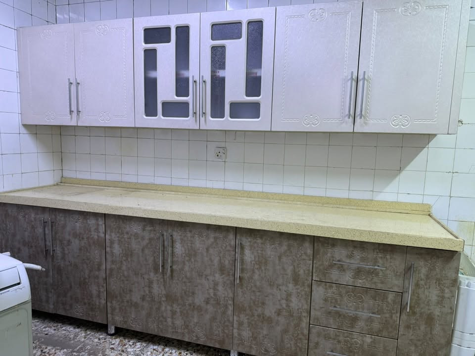 مطبخ مستعمل للبيع الحاله جيده جدا استخدام قليل المبلغ. ٢،٢٥٠،٠٠٠ للتواصل على الرقم ***********
***********
المكان بغداد حي الجامعه
